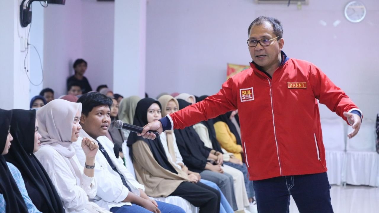 Danny Pomanto Beri Kuliah Umum dan Motivasi Ratusan Mahasiswa Soppeng