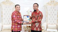Kepala BPKP Sulsel Serahkan Laporan Hasil Pengawasan Daerah kepada Gubernur Andi Sudirman