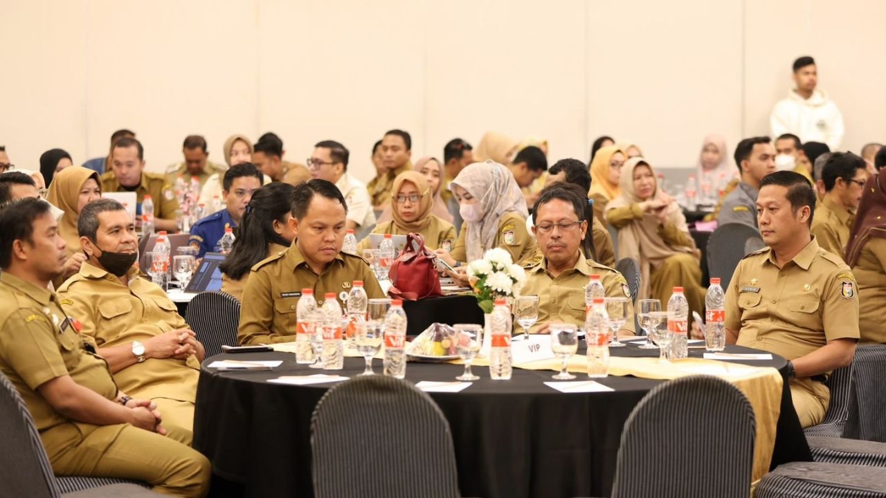 Direktur EKPKD Kemendagri RI Beri Pengarahan Peserta Bimtek Penyusunan LPPD 2022 Pemkot Makassar