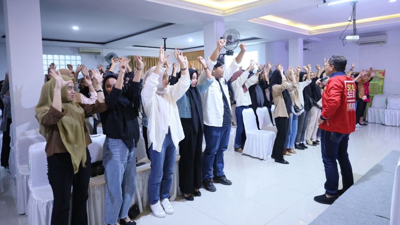 Danny Pomanto Beri Kuliah Umum dan Motivasi Ratusan Mahasiswa Soppeng