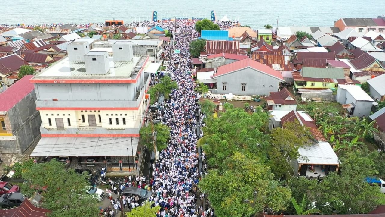 Gubernur Andi Sudirman Jalan Anti Mager Bersama 60 Ribu Warga Barru