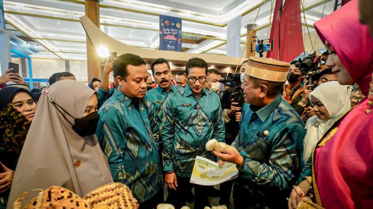 Menparekraf Apresiasi Sulsel Jadi Ikon Inacraft 2023 6 Menparekraf Apresiasi Sulsel Jadi Ikon Inacraft 2023