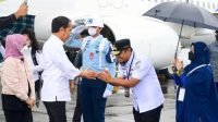 Gubernur Andi Sudirman Bersama Naoemi Octarina Sambut Kunjungan Presiden Jokowi dan Ibu Negara