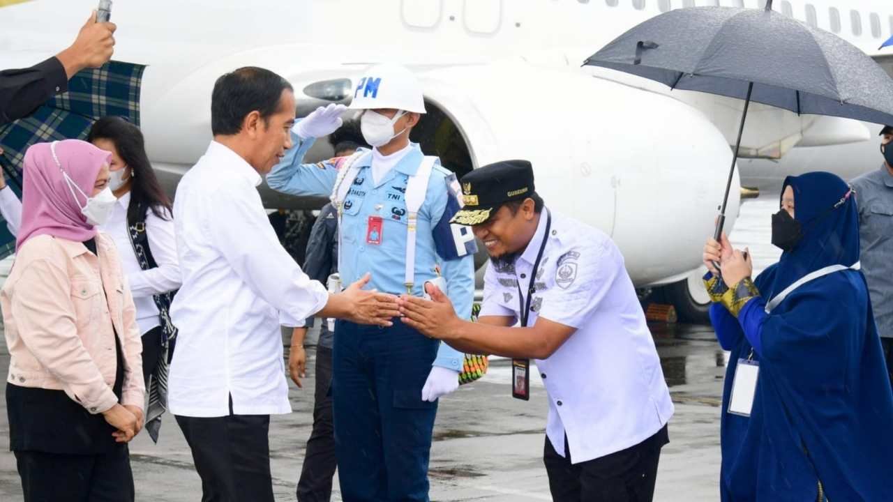 Gubernur Andi Sudirman Sambut Kunjungan Presiden Jokowi & Ibu Negara