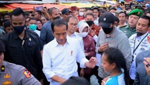 Dampingi Danny Pomanto, Indira Yusuf Ismail Sambut Kunjungan Presiden Joko Widodo di Pasar Terong Makassar