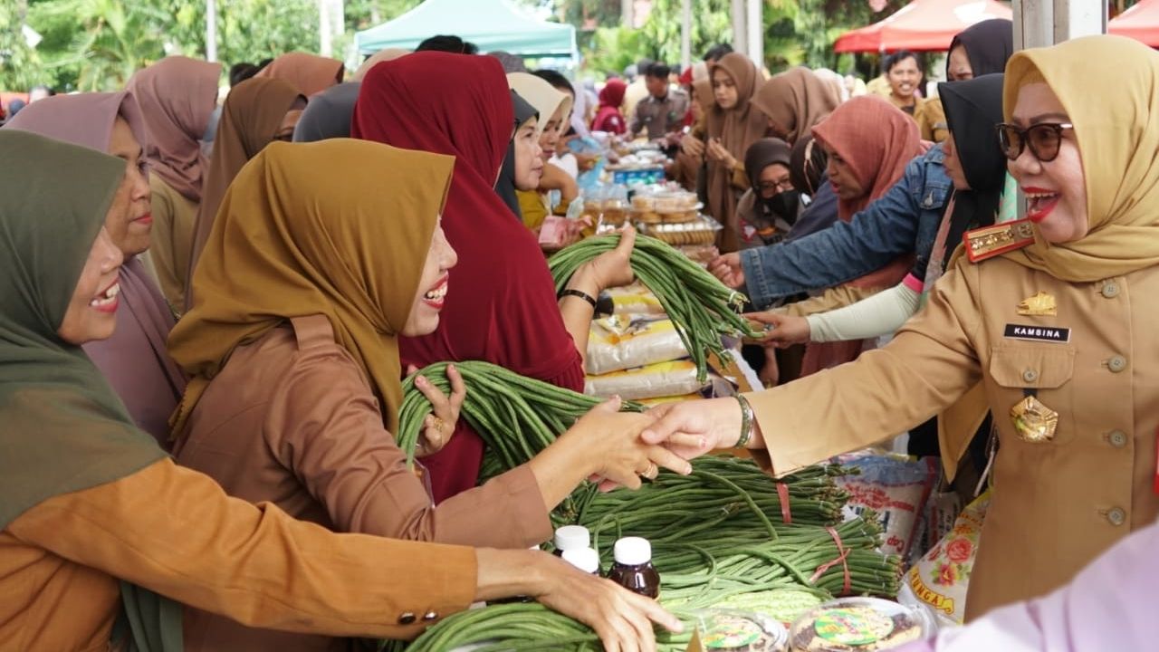 Jelang Ramadan, Pemkab Gowa Gelar Pasar Tani, Warga Berburu Sembako Murah