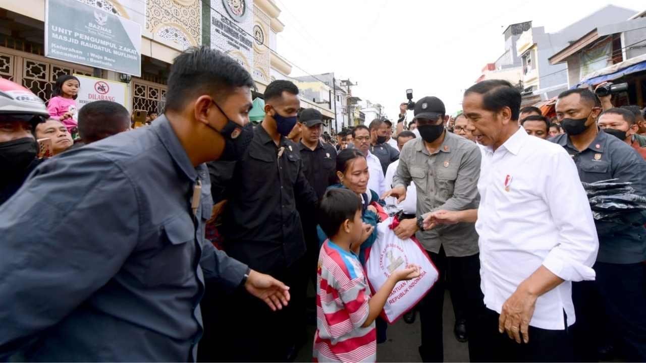 Ngabuburit di Makassar, Presiden Jokowi Kunjungi Pasar Terong