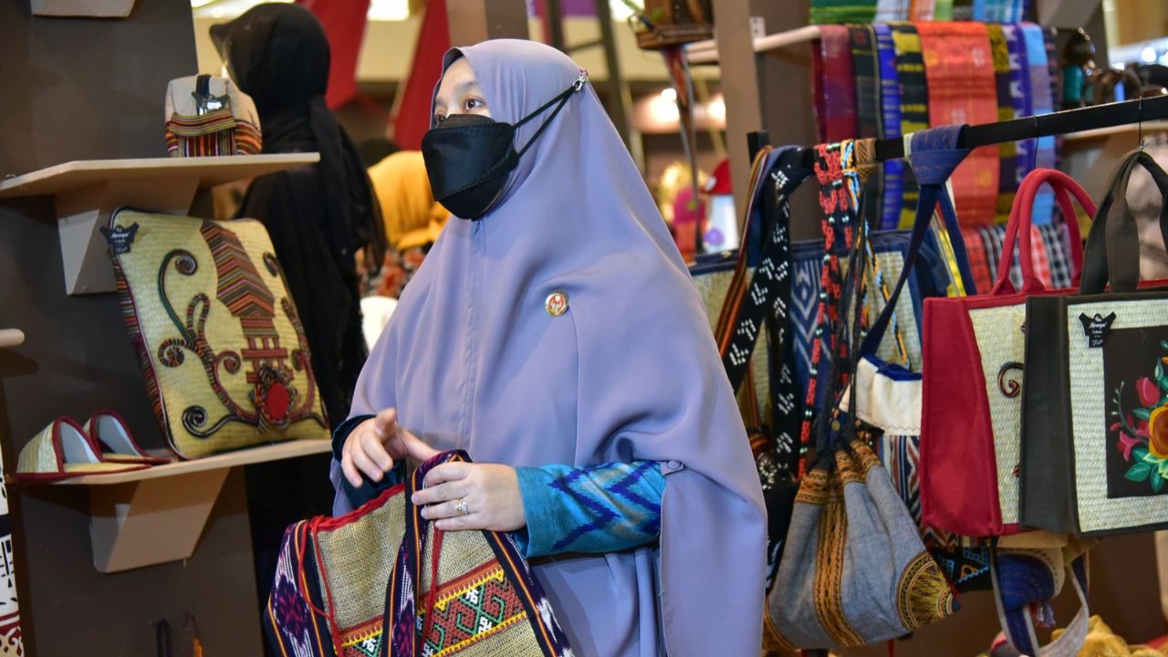 Naoemi Octarina Optimistis Hasil Kerajinan Sulsel Bisa Menembus Pasar Global