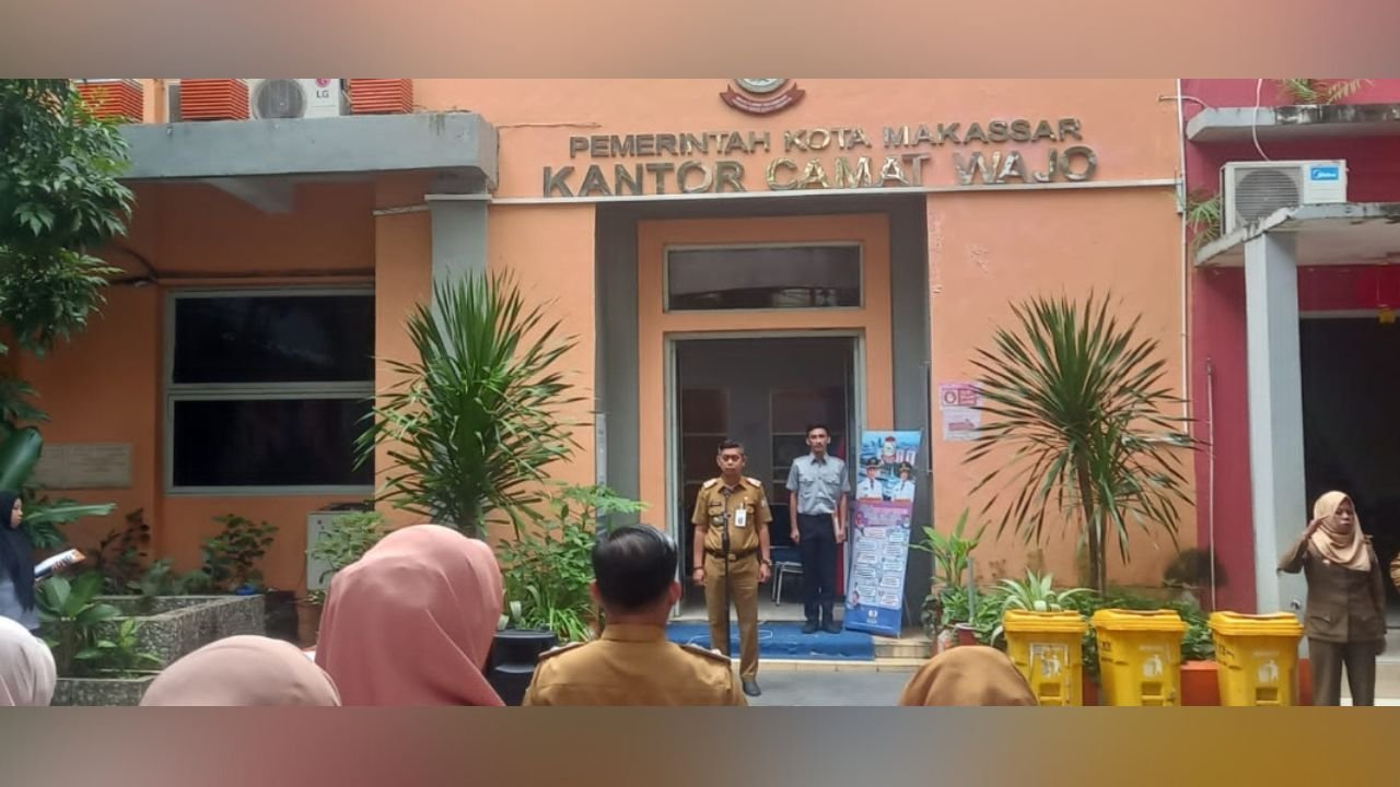 Pimpin Apel Pagi, Sekcam Wajo Ingatkan Peningkatan Kedisplinan