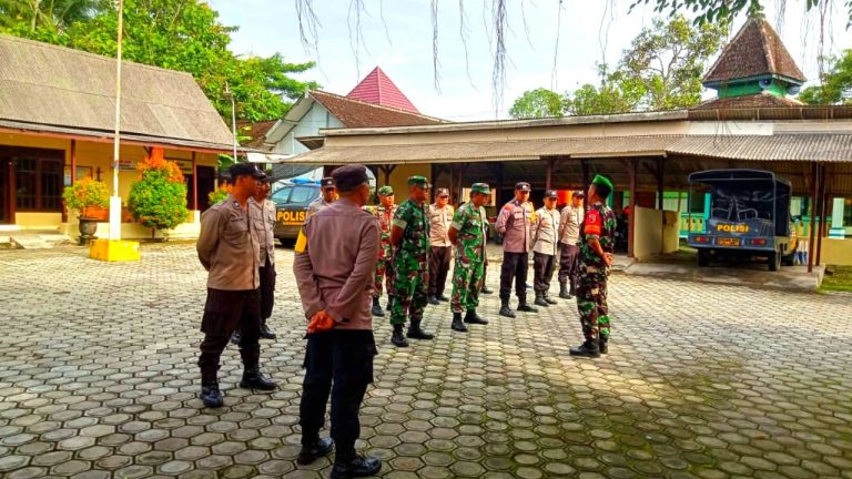 Perkuat Sinergitas TNI-Polri, Koramil Panggungrejo Gelar Apel Bersama 7 Perkuat Sinergitas TNI-Polri, Koramil Panggungrejo Gelar Apel Bersama