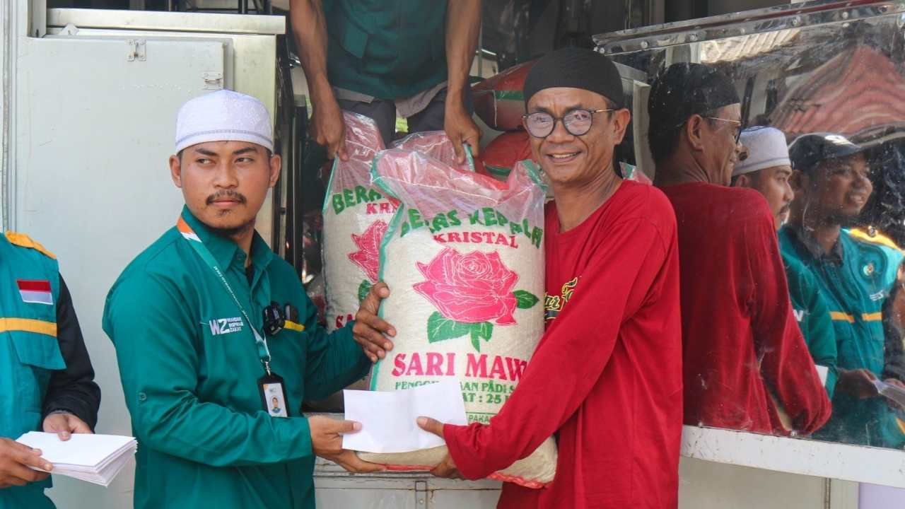 Sambut Ramadhan, Bahagiakan Puluhan Tukang Bentor dengan Paket Sembako