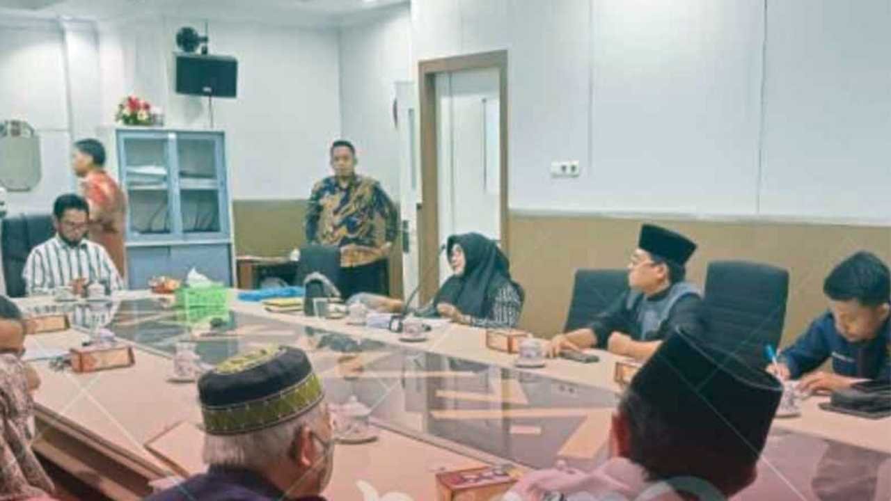 Komisi D DPRD Kota Makassar Gelar RDP Terkait Pemotongan Gaji Guru PNS