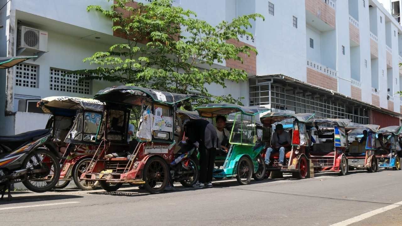 Sambut Ramadhan, Bahagiakan Puluhan Tukang Bentor dengan Paket Sembako