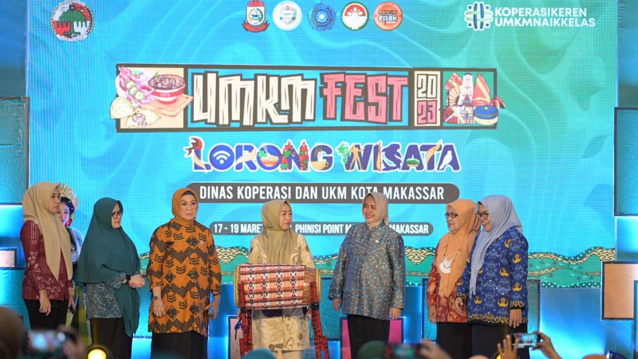 Indira Yusuf Ismail Apresiasi Pelaksanaan Festival UMKM Lorong Wisata 2 MAKASSAR Indira Yusuf Ismail Apresiasi Pelaksanaan Festival UMKM Lorong Wisata