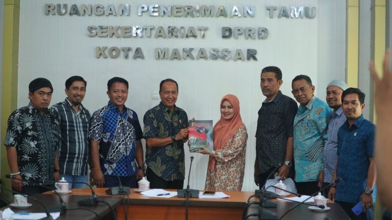Wakil Ketua DPRD Makassar, Terima Anggota Pansus Ranperda Inisiatif DPRD Sinjai 4 Wakil Ketua DPRD Makassar, Terima Anggota Pansus Ranperda Inisiatif DPRD Sinjai