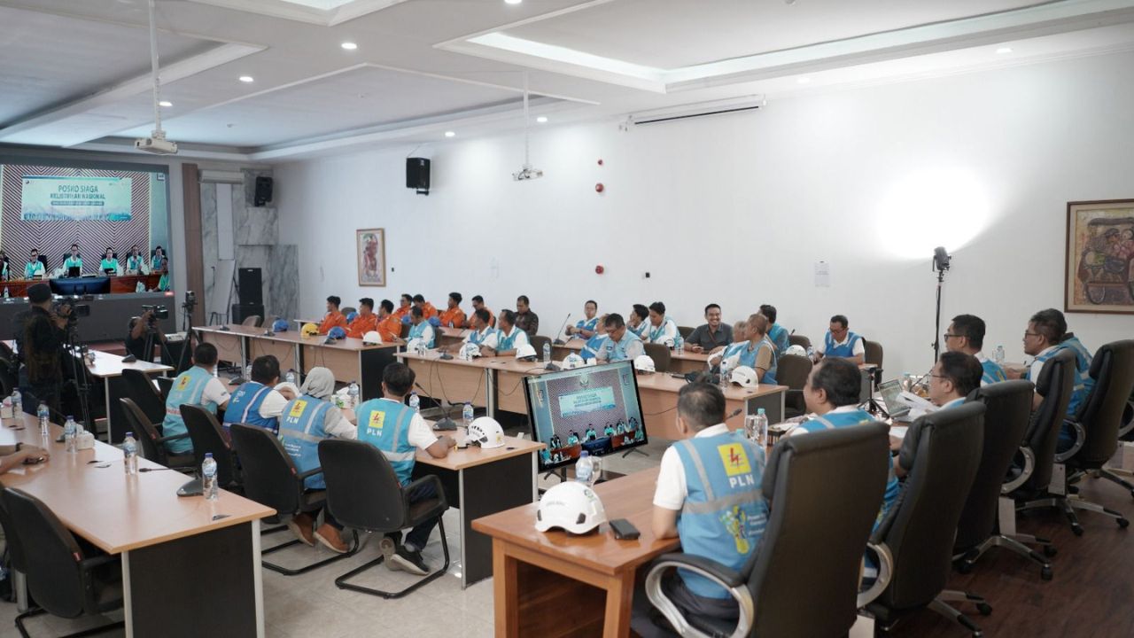 Gelar Apel Kelistrikan Nasional, Dirut PLN Pastikan Keandalan Listrik dan Kecukupan Pasokan Selama Liburan Idul Fitri 2 Gelar Apel Kelistrikan Nasional, Dirut PLN Pastikan Keandalan Listrik dan Kecukupan Pasokan Selama Liburan Idul Fitri