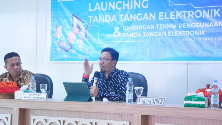 Resmi Pakai TTE, Diskominfo-SP Sulsel Bimtek Pejabat Tana Toraja