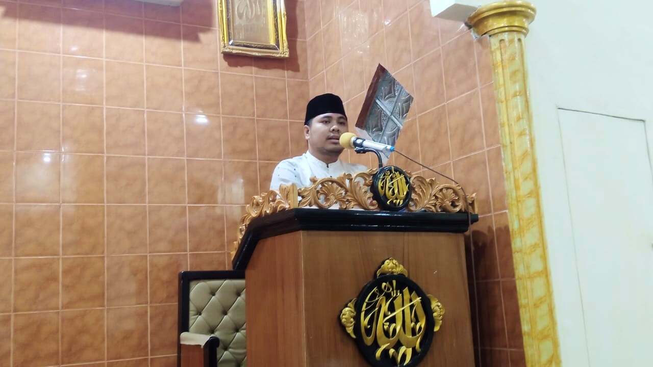 Edwin Pahreza Wakili Camat Manggala Pimpin Safari Jum’at Ramadhan di Biring Romang