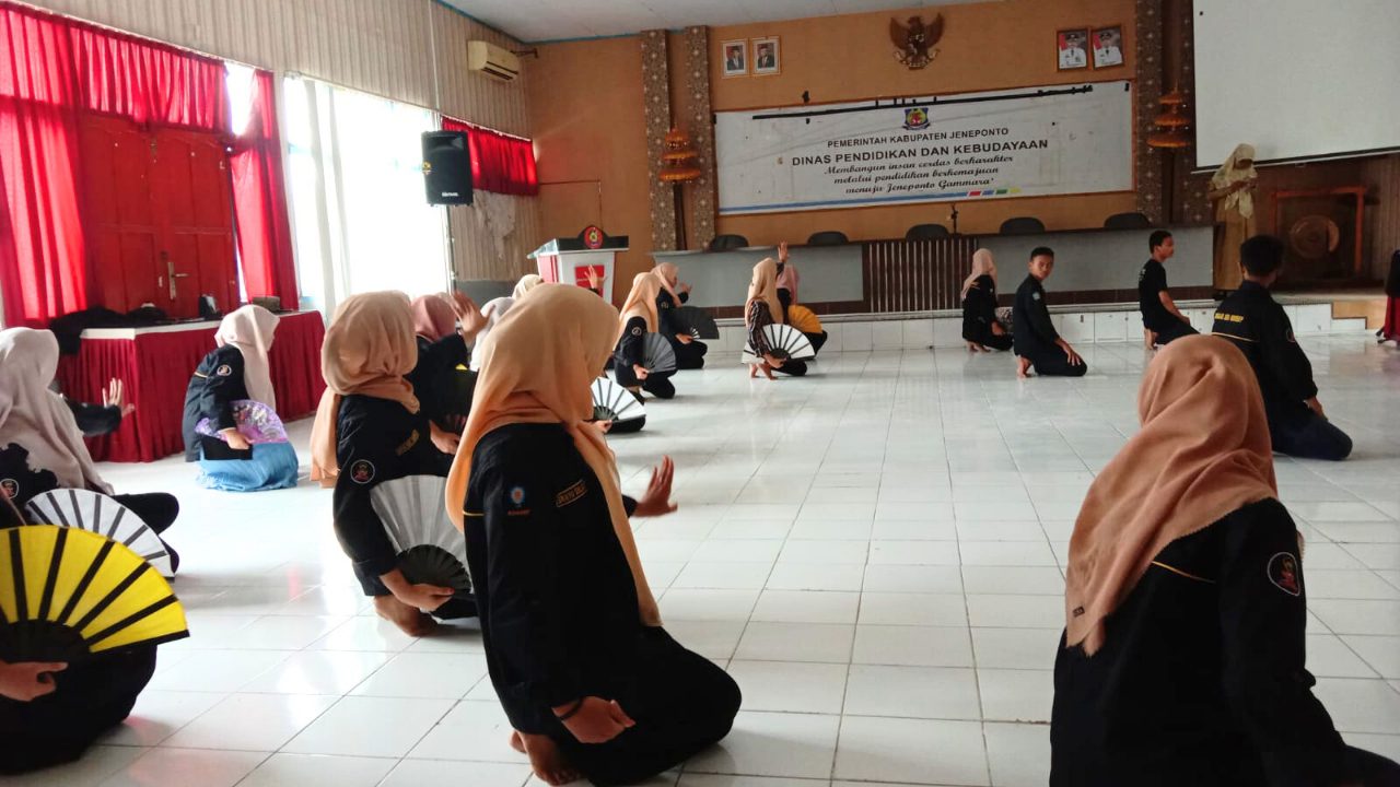 Jelang Hari Jadi Jeneponto ke-160, Ratusan Penari Kolosal Gelar Latihan Perdana