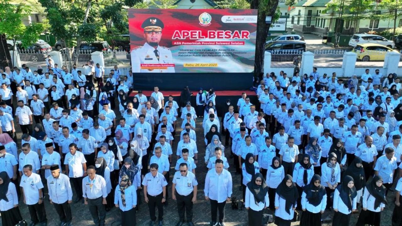 Gubernur Andi Sudirman Pimpin Apel Akbar Pasca Lebaran Idul Fitri di Rumah Jabatan