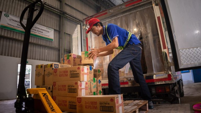 Kalla Logistics Cetak Rekor Distributor Terbaik Es Krim Wall’s se-Indonesia di Kuartal I 2023 3 Kalla Logistics