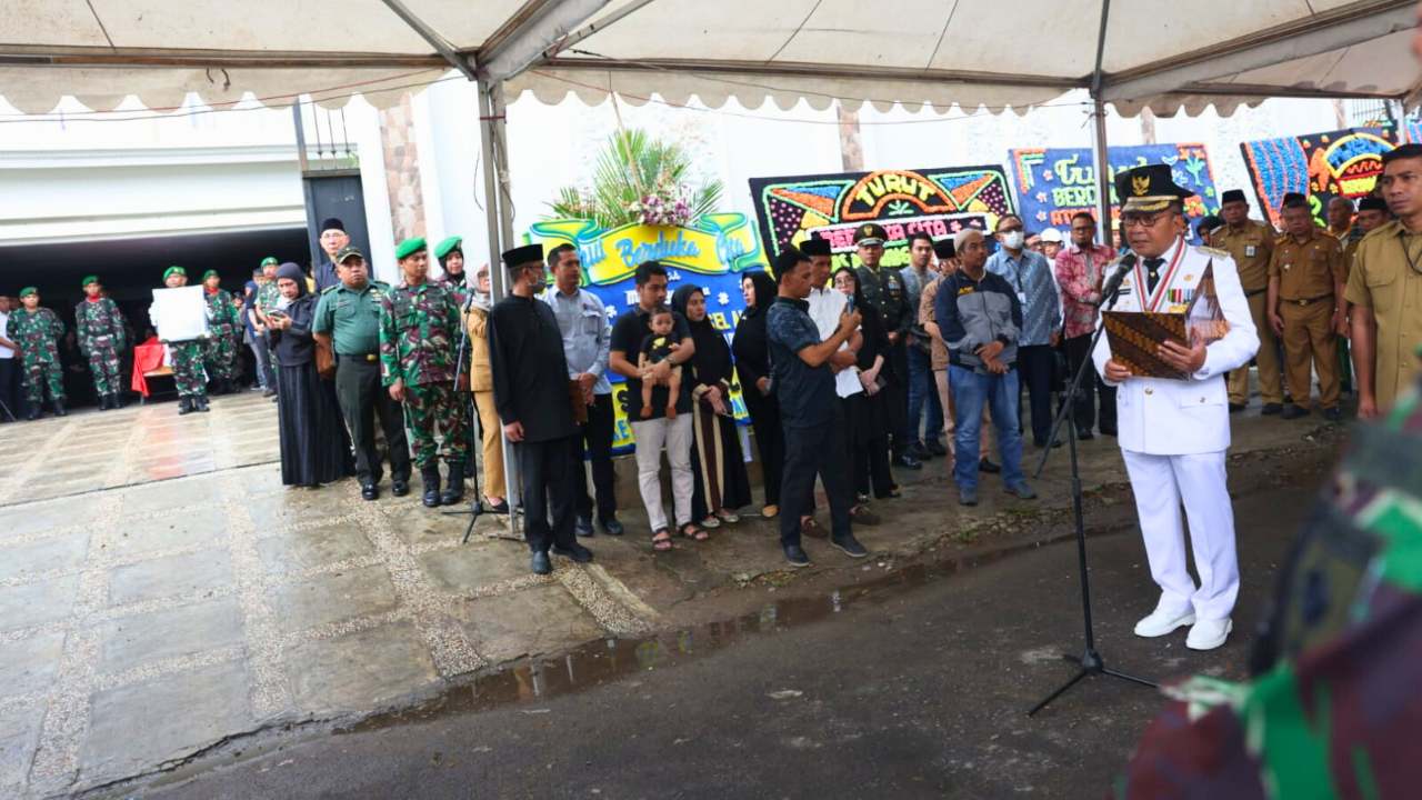 Wali Kota Danny Pomanto Pimpin Pelepasan dan Persemayaman Almarhum Rapsel Ali secara Militer