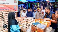 Jelang Lebaran, Gubernur Andi Sudirman Sidak Pasar Pastikan Harga & Ketersedian Bapok