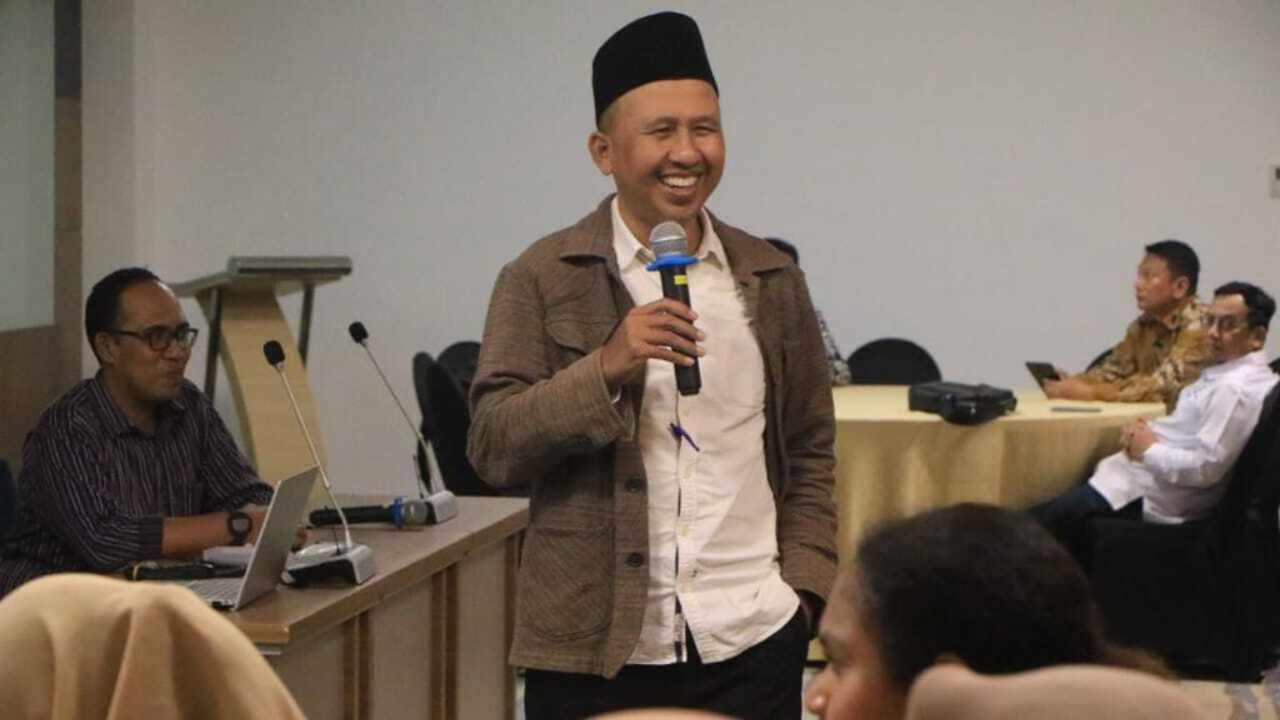 Beri Kuliah Umum di Unhas, Pakar Biotechnology Engineering Prof Maizirwan Bahas Pentingnya Energi Baru Terbarukan