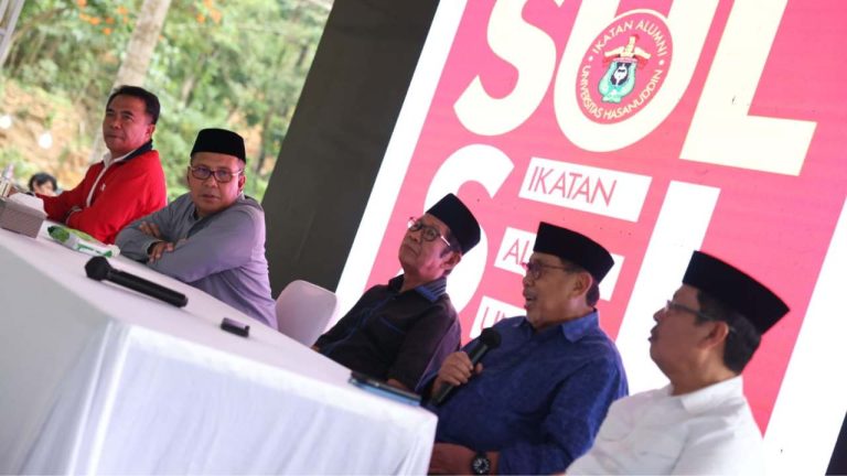 Mantan Rektor Unhas: IKA Unhas Sulsel Makin Hidup Sejak Kepemimpinan Danny Pomanto 8 Mantan Rektor Unhas: IKA Unhas Sulsel Makin Hidup Sejak Kepemimpinan Danny Pomanto