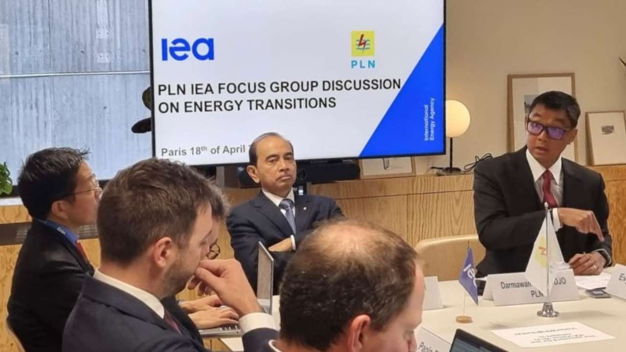 Diskusi Intensif dengan International Energy Agency, Dirut PLN Paparkan Strategi Wujudkan Transisi Energi di Indonesia
