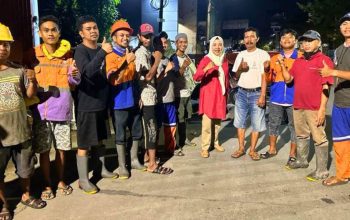 Tak Kenal Waktu Libur, Camat Wajo Pantau dan Pastikan Kebersihan Dilingkungannya 6 Tak Kenal Waktu Libur, Camat Wajo Pantau dan Pastikan Kebersihan Dilingkungannya