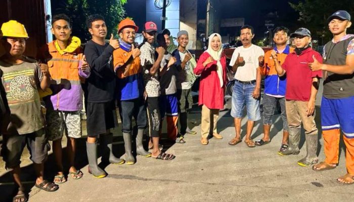 Tak Kenal Waktu Libur, Camat Wajo Pantau dan Pastikan Kebersihan Dilingkungannya