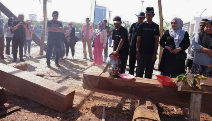 Pantau Progres Pinisi di CPI, Wali Kota Danny Pomanto: Kita Akan Buat Dua Pinisi Lagi