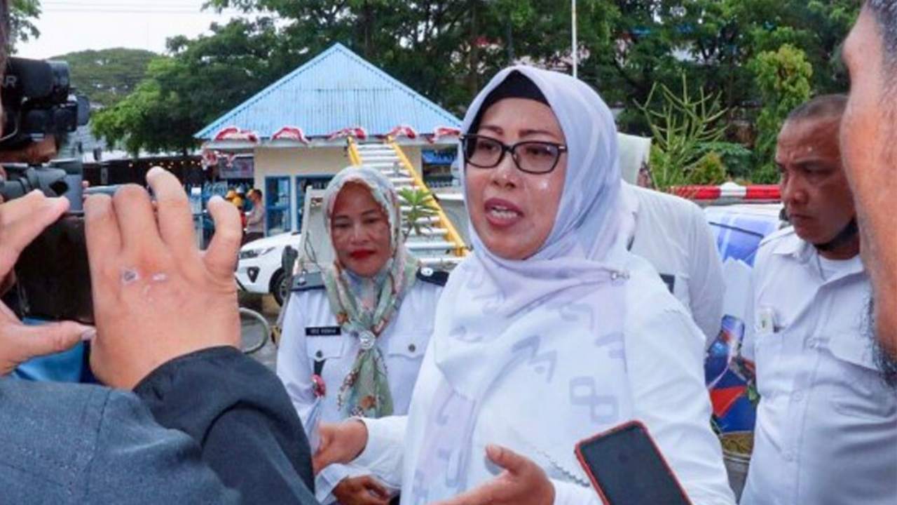 Dinas Pertanahan Makassar Tertibkan Belasan Bangunan Liar di Kelurahan Sambung Jawa