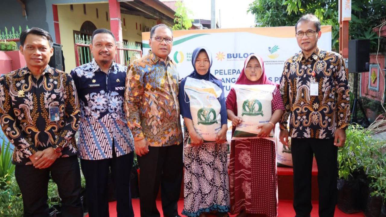 Wali Kota Danny Pomanto & Perum Bulog Sulselbar Lepas Pendistribusian Bantuan Pangan Beras Pemerintah di Makassar