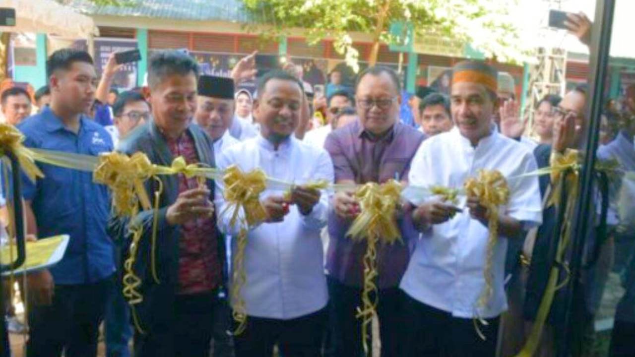 Gubernur Sulsel & Ketua DPRD Makassar Resmikan Sekretariat IKA SMAN 6