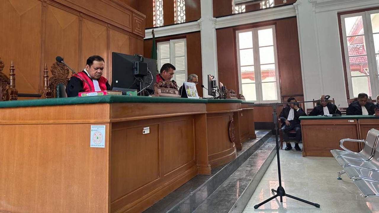 Majelis Hakim Tolak Eksepsi Haris dan Abadi