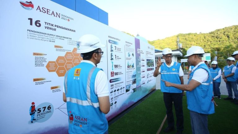 Siap Sukseskan KTT ASEAN di Labuan Bajo, Dirut PLN Pimpin Apel Siaga Kelistrikan bersama Gubernur NTT 5 Siap Sukseskan KTT ASEAN di Labuan Bajo, Dirut PLN Pimpin Apel Siaga Kelistrikan bersama Gubernur NTT