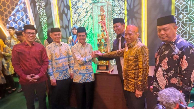 Alhamdulillah! Makassar Raih Juara Umum Kompetisi Tilawatil Qur'an dan Hadits