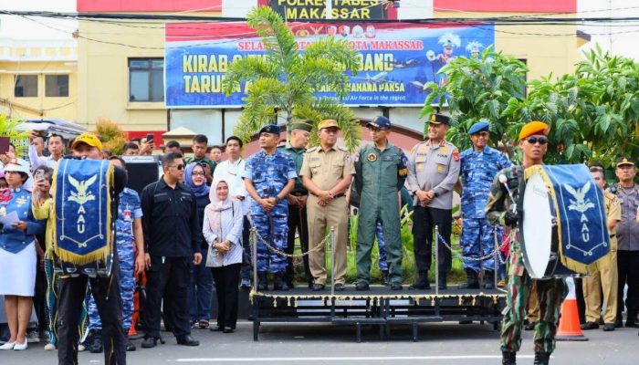 Latihan CWP di Makassar, Danny Pomanto Saksikan Kirab dan Display Drumband Taruna AAU