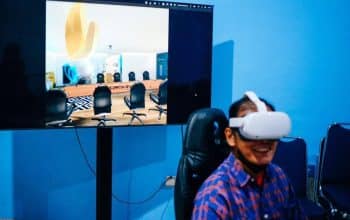 Diskominfo Mulai Uji Coba Meeting Lewat VR, Siap Wujudkan Makassar Kota Metaverse 5 Diskominfo Mulai Uji Coba Meeting Lewat VR, Siap Wujudkan Makassar Kota Metaverse