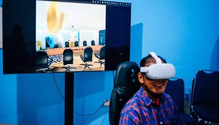Diskominfo Mulai Uji Coba Meeting Lewat VR, Siap Wujudkan Makassar Kota Metaverse