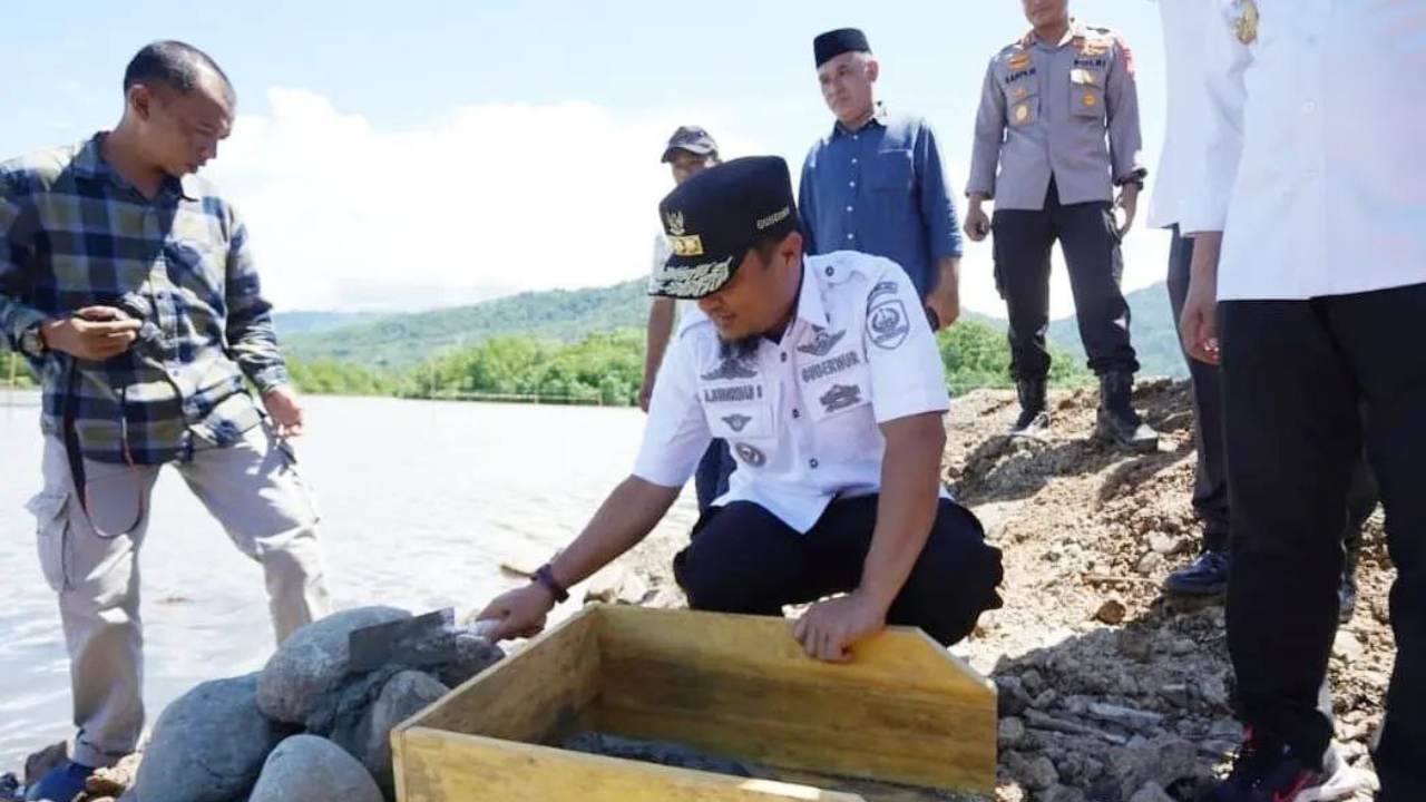 Rp13 Miliar Hibah Pemprov Sulsel untuk Pembangunan Masjid Uwais Al-Qarni 2 Rp13 Miliar Hibah Pemprov Sulsel untuk Pembangunan Masjid Uwais Al-Qarni