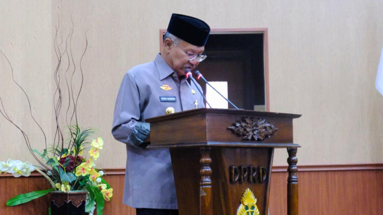 Rapat Paripurna DPRD Jeneponto Sahkan Dua Ranperda, Ini yang Disampaikan Iksan