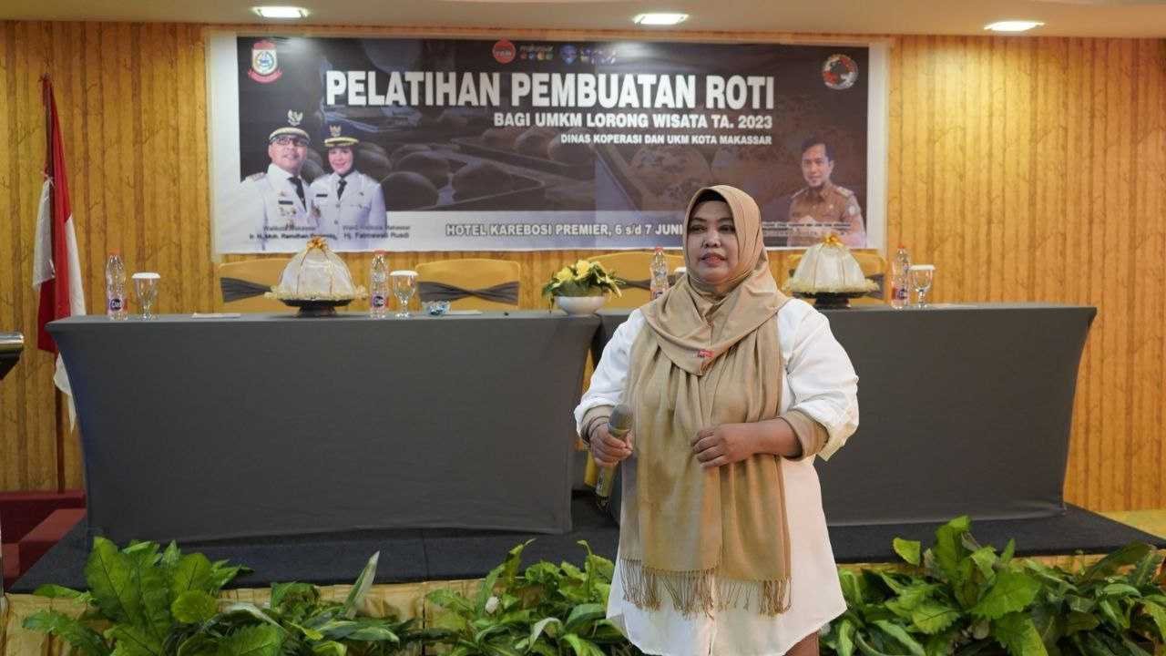 Diskop Makassar Gelar Pelatihan Pembuatan Roti Bagi UMKM Lorong Wisata