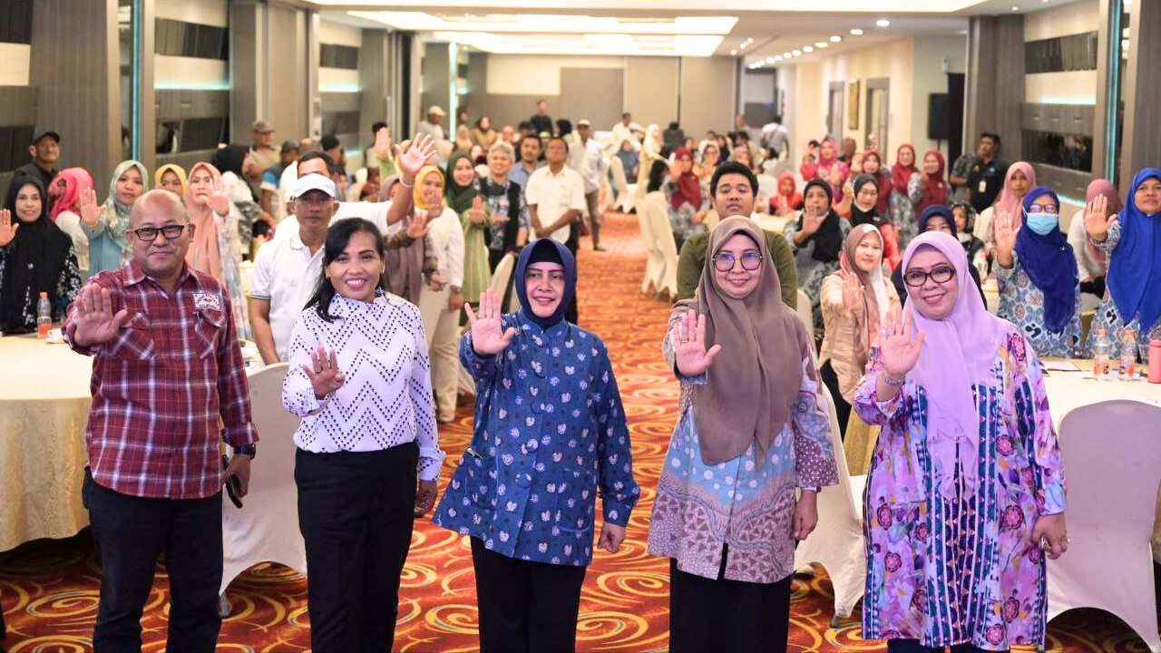 Ketua TP PKK Makassar & Dinas PKKB Sosialisasi Cegah Penikahan Usia Dini 2 Ketua TP PKK Makassar & Dinas PKKB Sosialisasi Cegah Penikahan Usia Dini