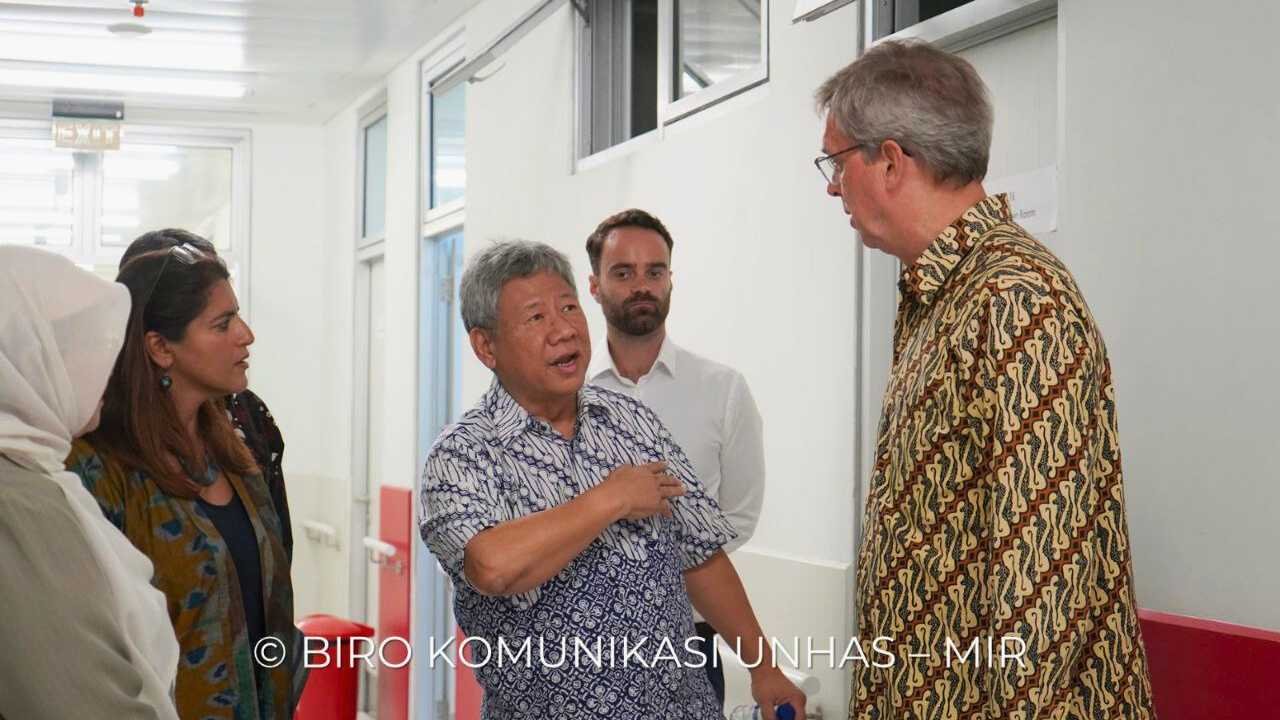 Duta Besar Uni Eropa untuk Indonesia Tinjau Pengembangan Program KFW RS Unhas