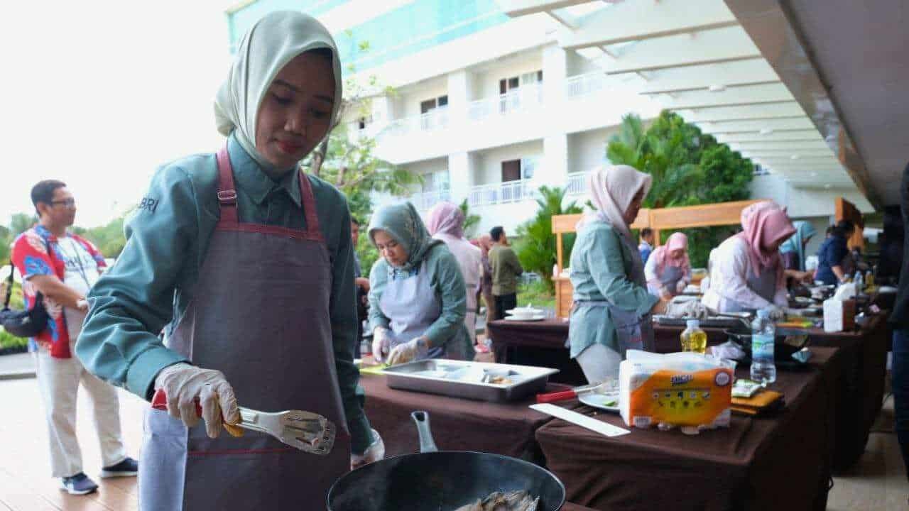 Sinergi Srikandi PLN dan BUMN se-Makassar Dukung Electrifying Lifestyle