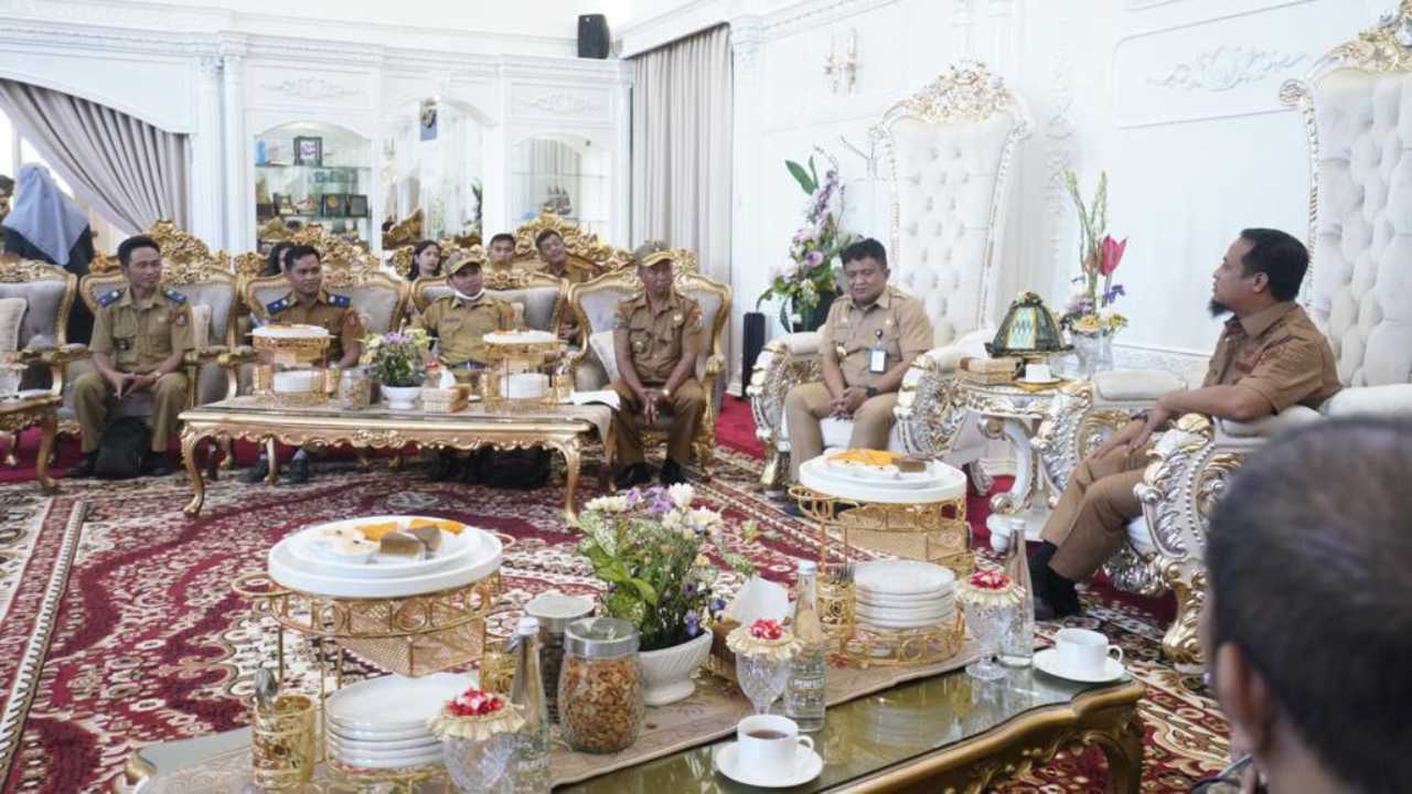 Target Entaskan Desa Sangat Tertinggal, Gubernur Sulsel Alokasikan Bantuan Keuangan untuk 11 Desa 2 Target Entaskan Desa Sangat Tertinggal, Gubernur Sulsel Alokasikan Bantuan Keuangan untuk 11 Desa