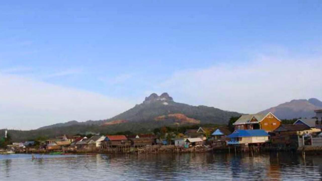 Negara Hadir, 26 Ribu Masyarakat di Pulau Kabaena akan Menikmati Listrik PLN 24 Jam 2 Negara Hadir, 26 Ribu Masyarakat di Pulau Kabaena akan Menikmati Listrik PLN 24 Jam